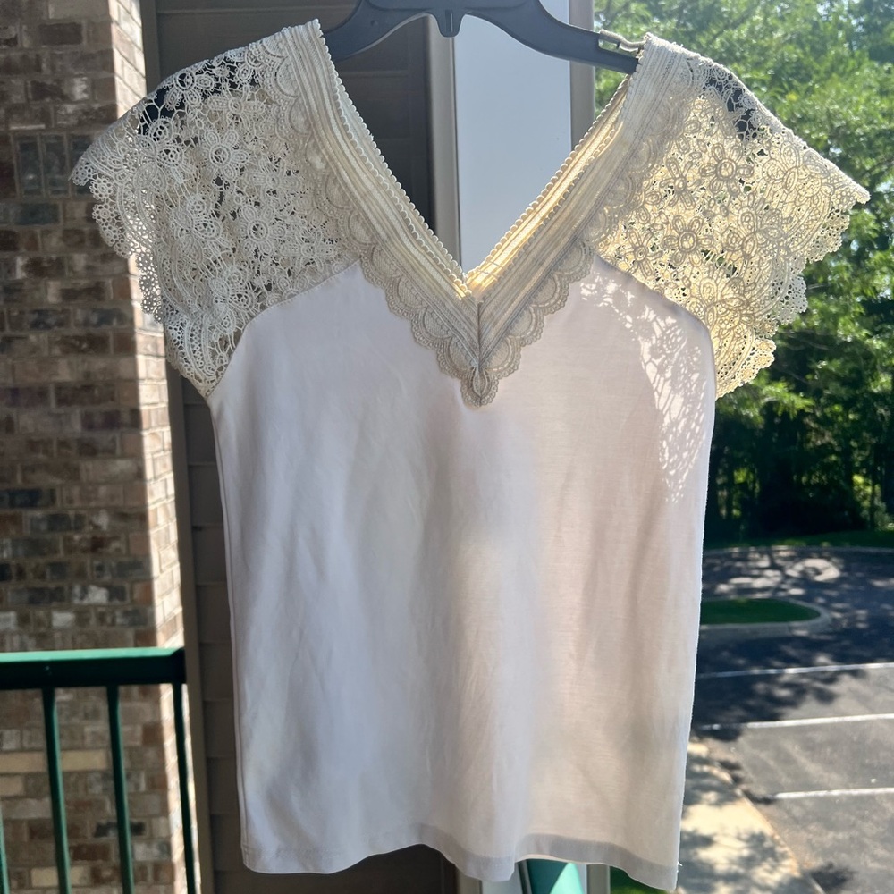 🆕🌾 Lulumary Lace Sleeve White V-Neck Blouse Top Size S Elegant Feminine Chic - Picture 3 of 10